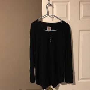 Chaser Black Waffle Top